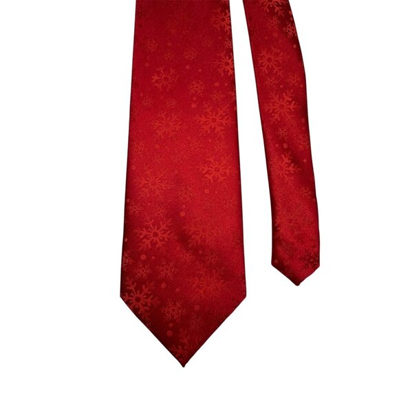 Red Holiday Snowflake Pattern Necktie - Picture 2 of 6
